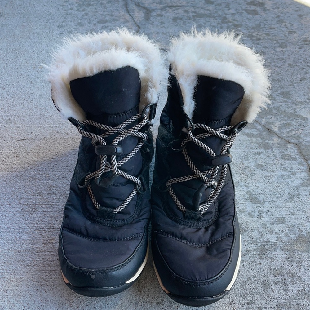 SOREL Youth Whitney II Short Lace Boot Size 4